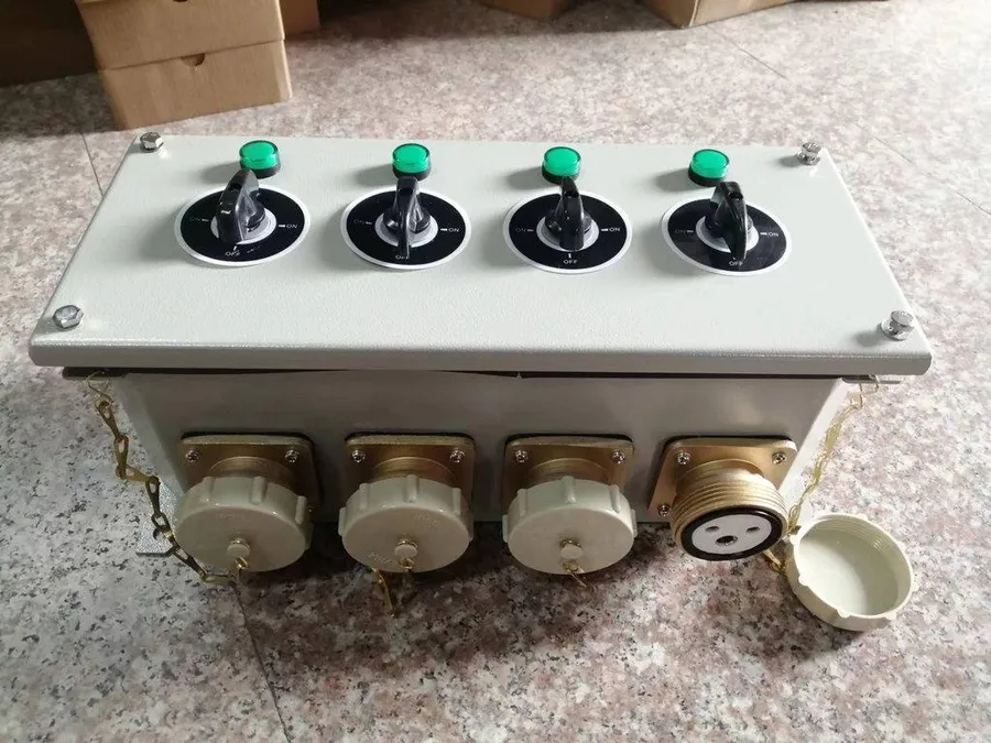 Stainless steel marine socket box